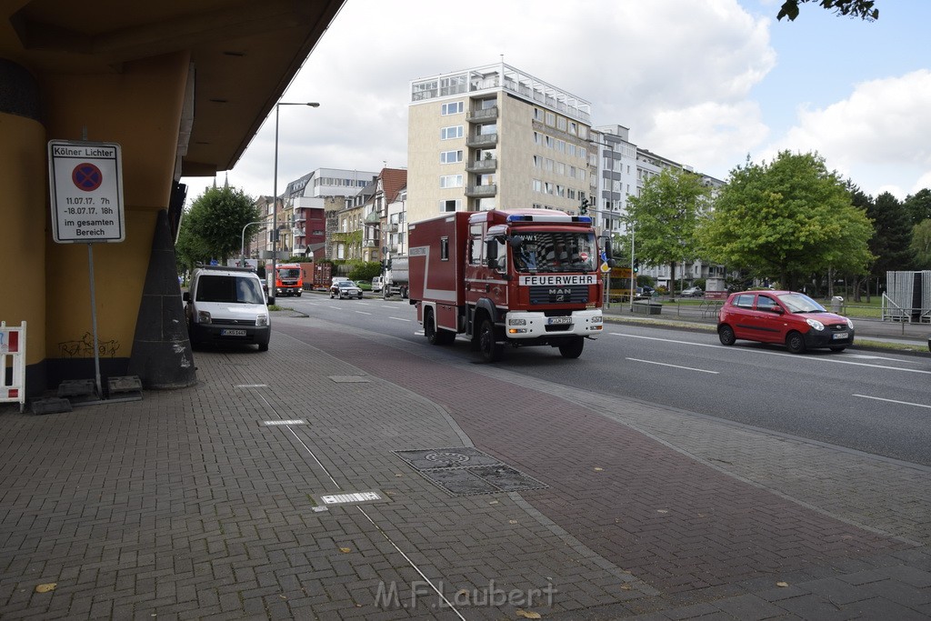 Uebung BF Taucher und Presse Koeln Zoobruecke Rhein P001.JPG - Miklos Laubert